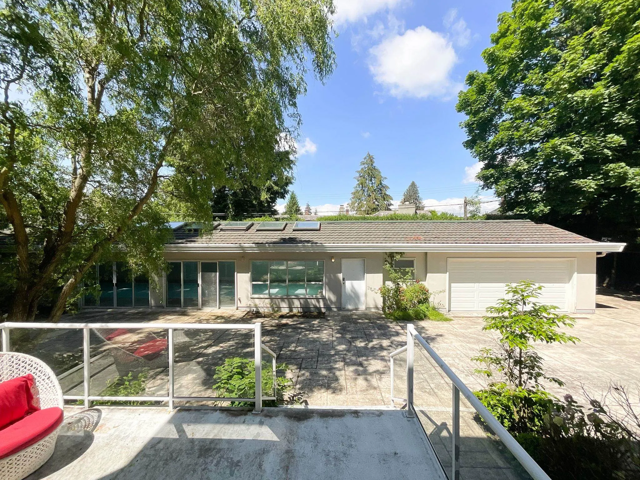 1569 W 35th Avenue