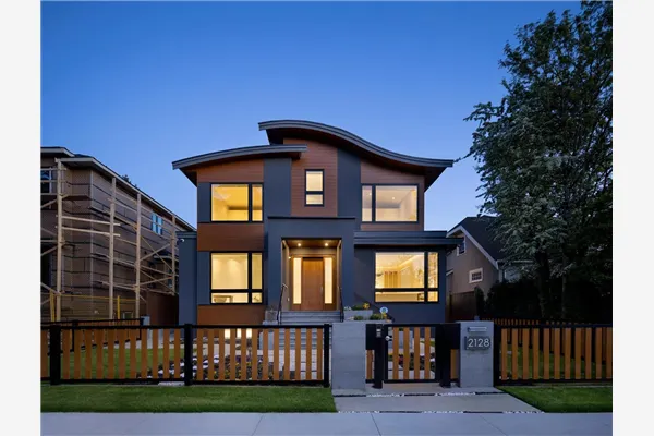 2128 W 21st Avenue #1