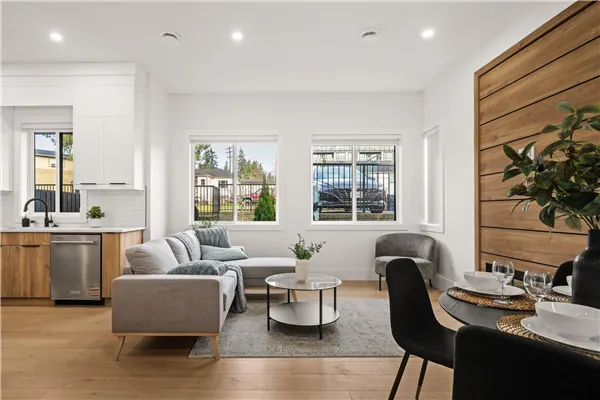 941 Dansey Avenue #104