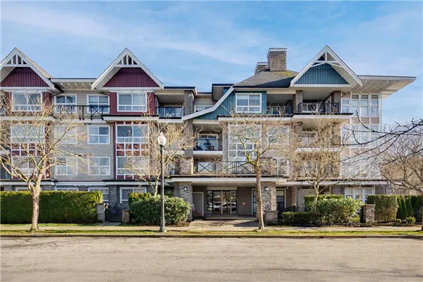 7088 Mont Royal Square #401