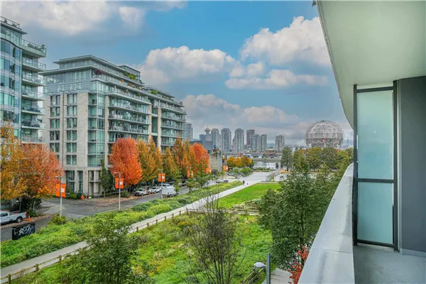 1688 Pullman Porter Street #404