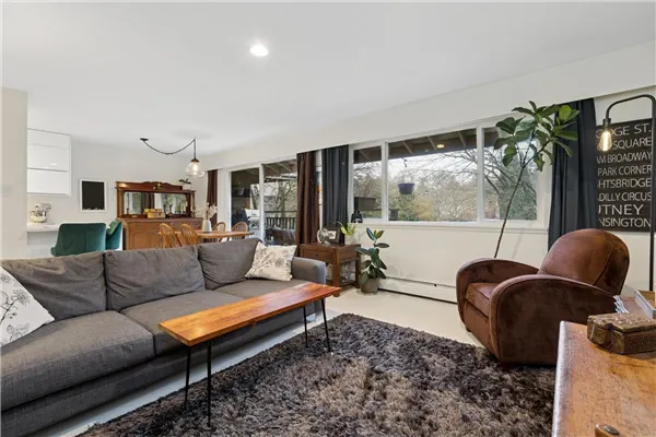 555 W 28th Street #402