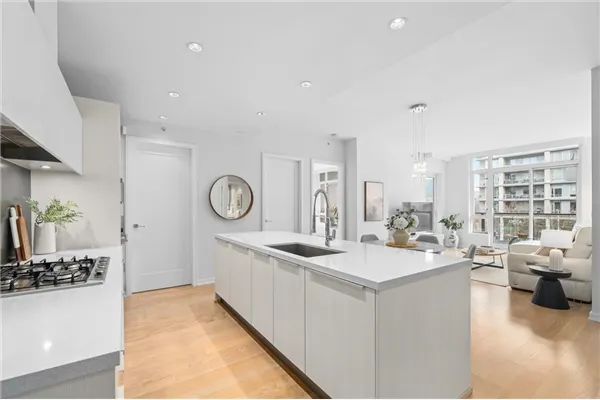 1625 Manitoba Street #302