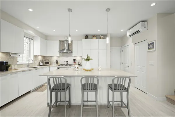 5311 Admiral Way #113