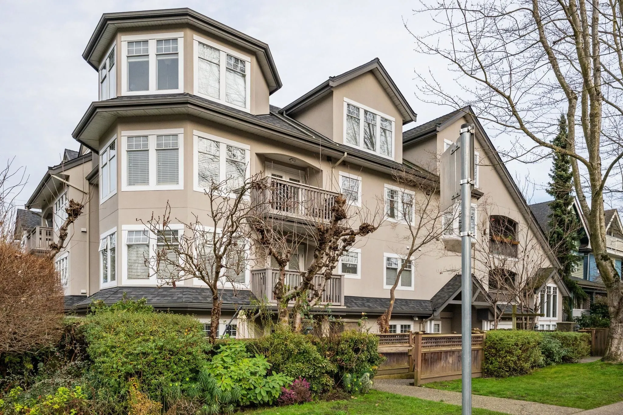 1989 W 1st Avenue #304