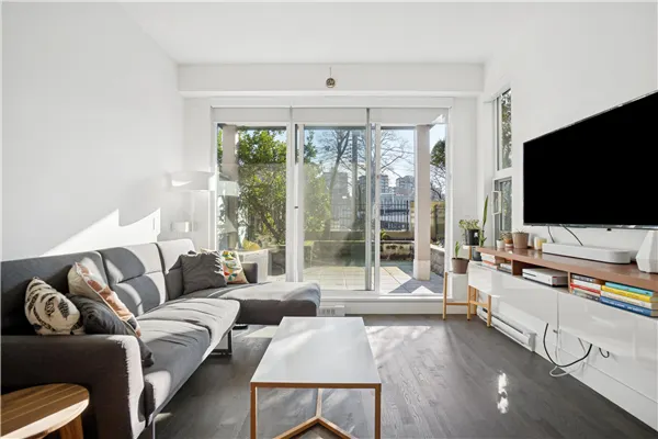 1628 W 4th Avenue #209