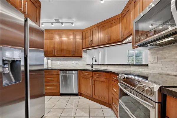 20110 Michaud Crescent #105