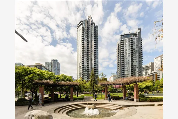 1199 Seymour Street #1808