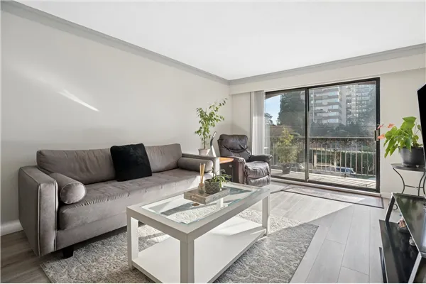 707 Hamilton Street #208