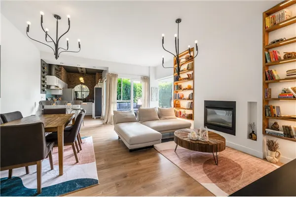 410 Carnarvon Street #102