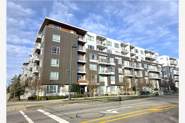 10581 140 Street #104