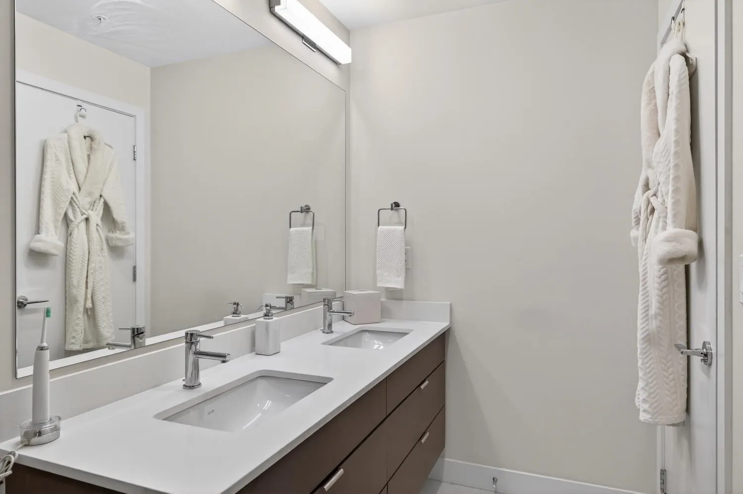 1792 Starling Drive #319