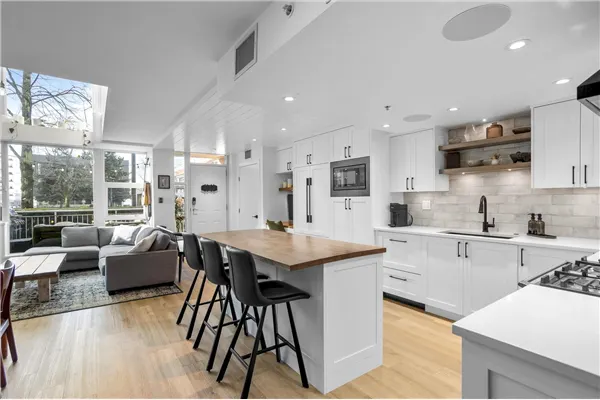 168 E Esplanade Avenue #TH2