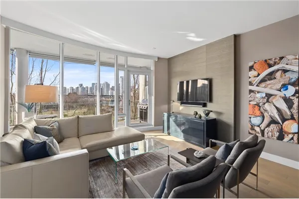 1616 Columbia Street #406