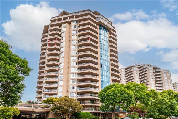 1235 Quayside Drive #502