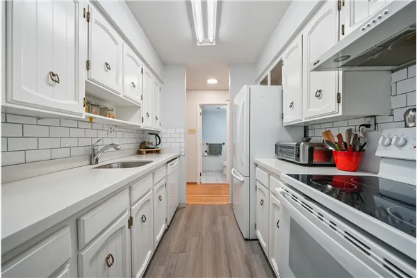 8770 Laurel Street #202