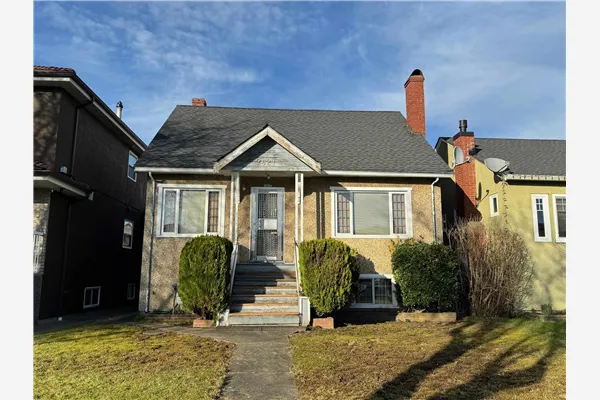 2621 Kitchener Street