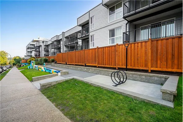 808 E 8th Avenue #103