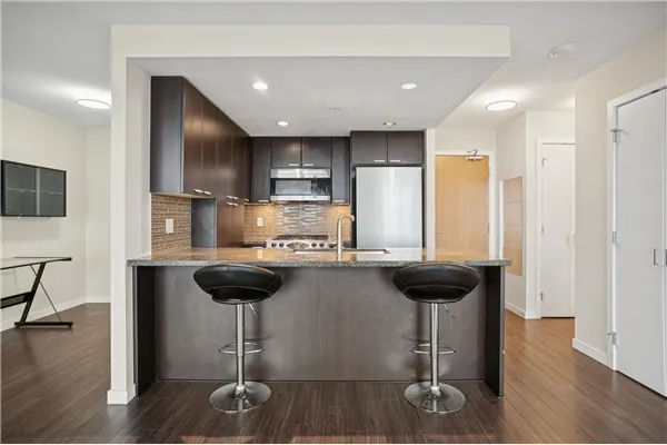 2232 Douglas Road #2102