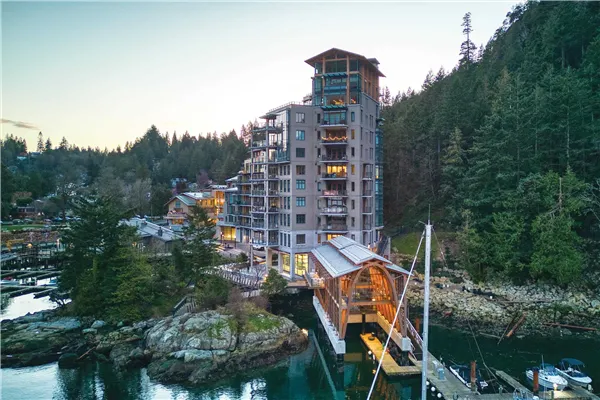 6707 Nelson Avenue #201