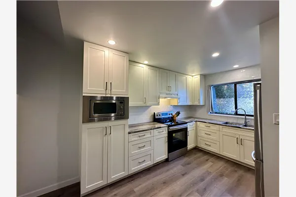 511 Gatensbury Street #106