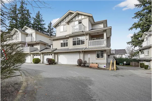 2733 Parkway Drive #11