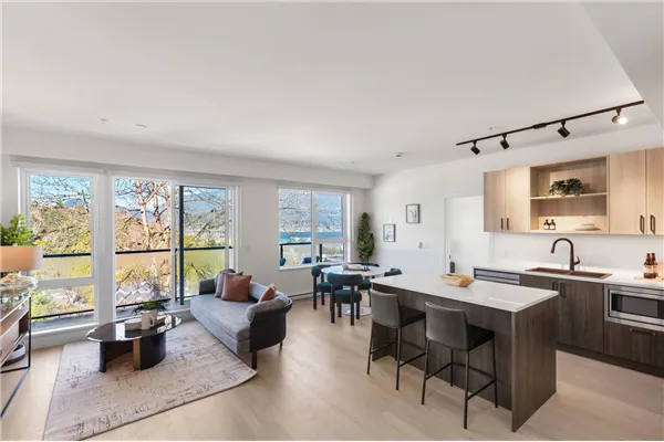 2002 St. George Street #PH 608