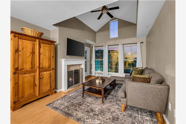 888 Gauthier Avenue #315