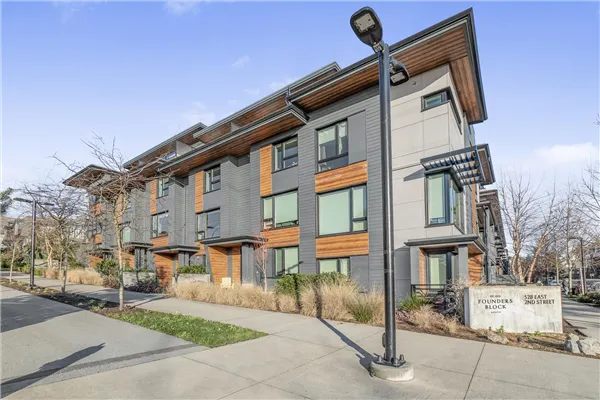 528 E 2nd Street #11