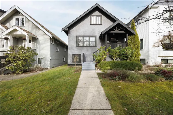 3749 W King Edward Avenue