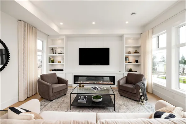 1810 165a Street #101