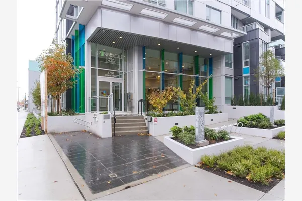 1708 Ontario Street #707