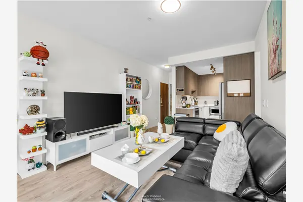 6283 Kingsway Avenue #226