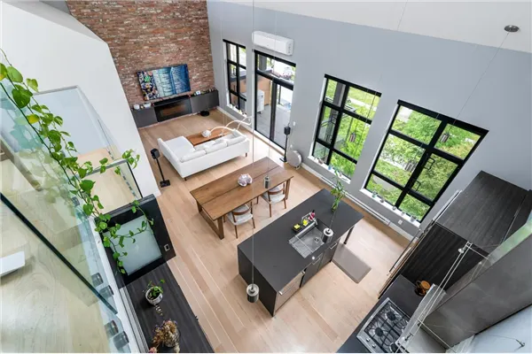 220 Salter Street #402