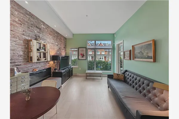 260 Salter Street #104