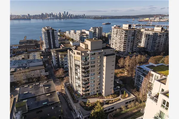 124 W 1st Street #1001