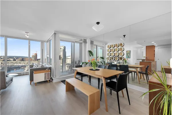 455 Beach Crescent #2105