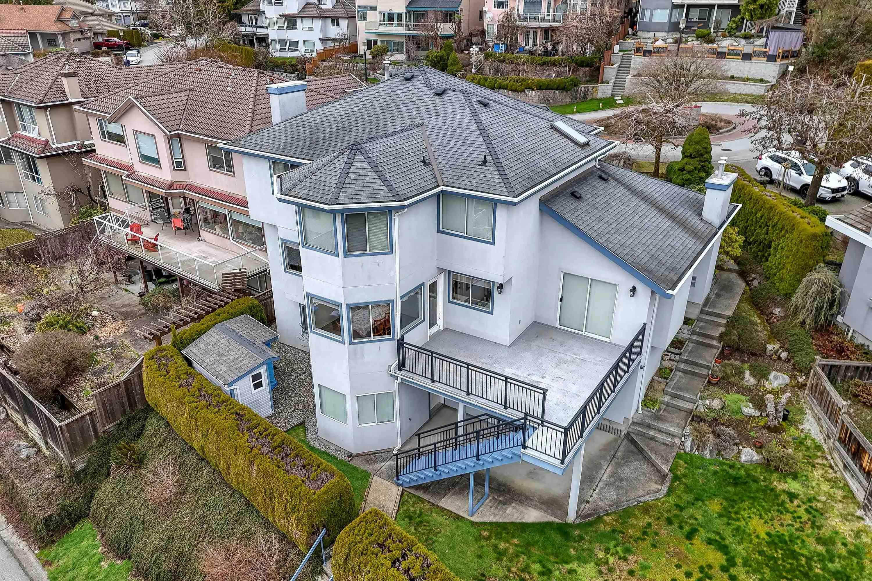 8 Greystone Place