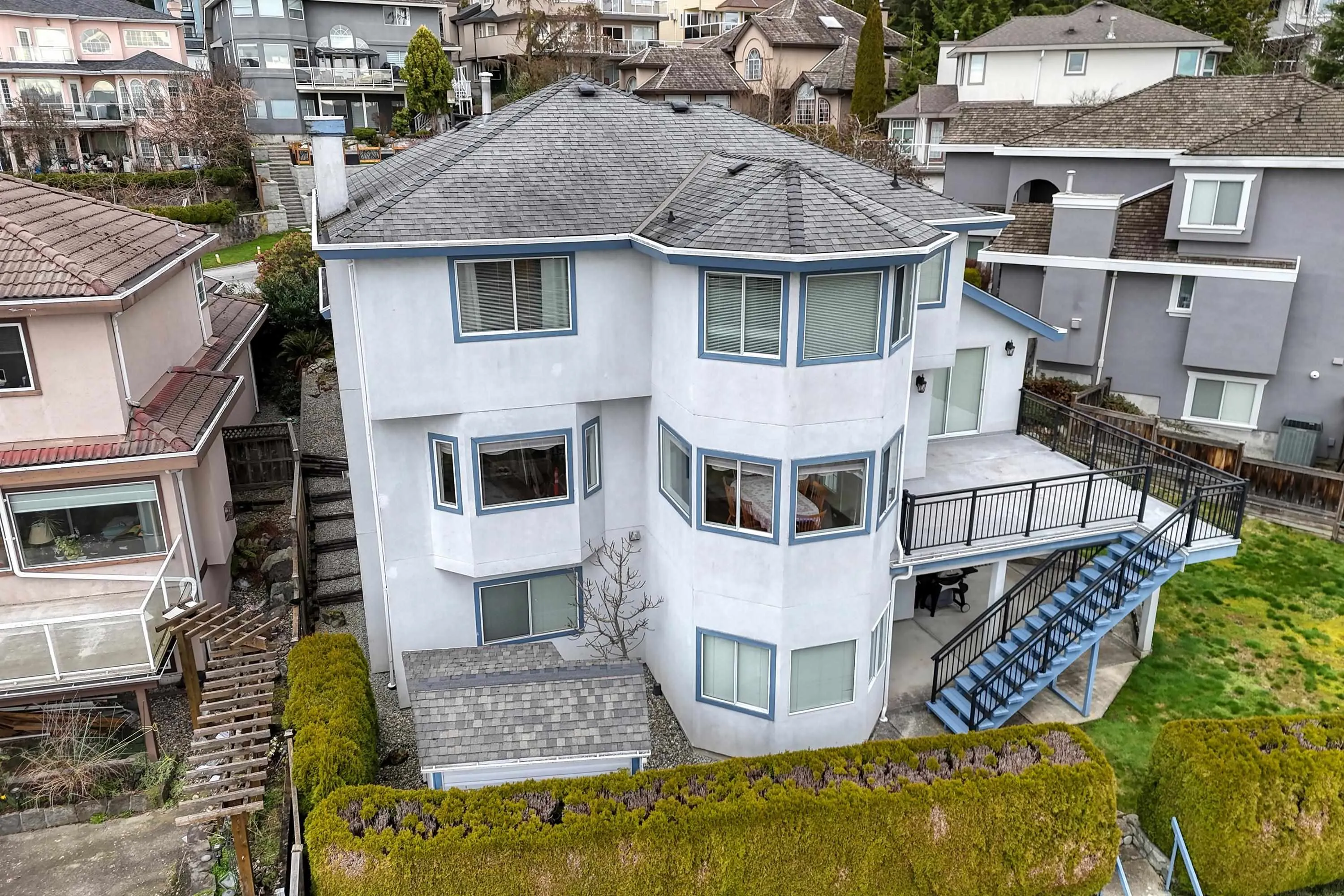 8 Greystone Place