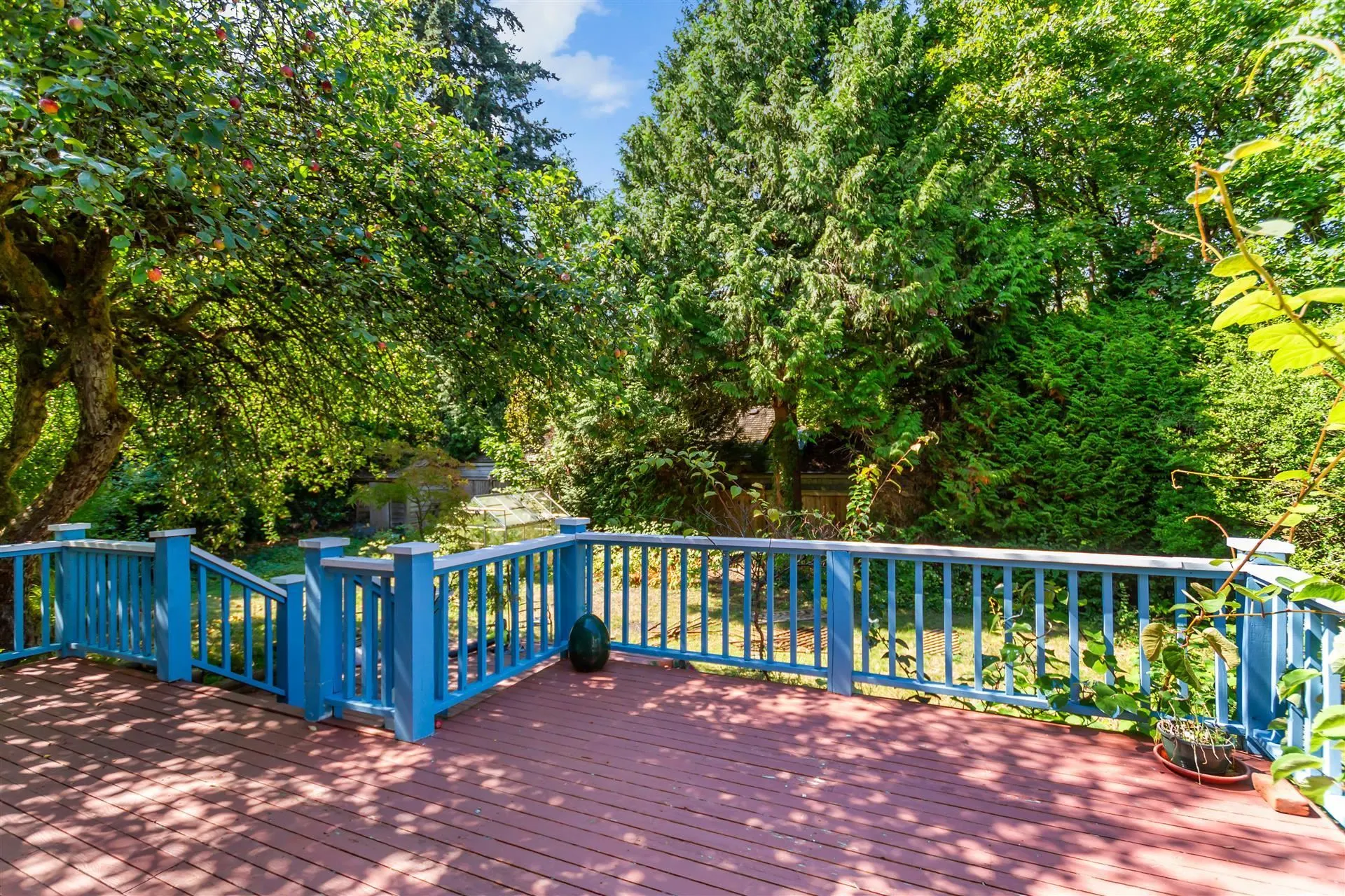 3737 Pine Crescent