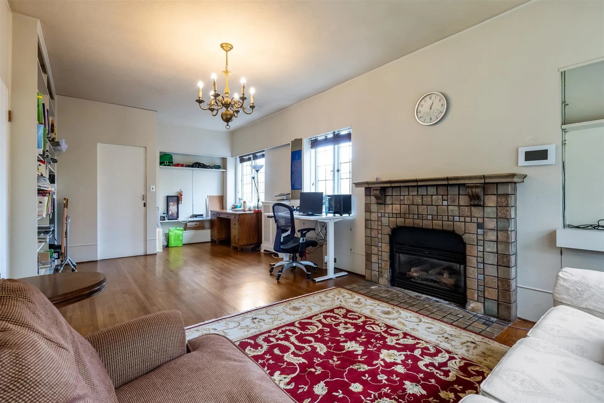 3737 Pine Crescent