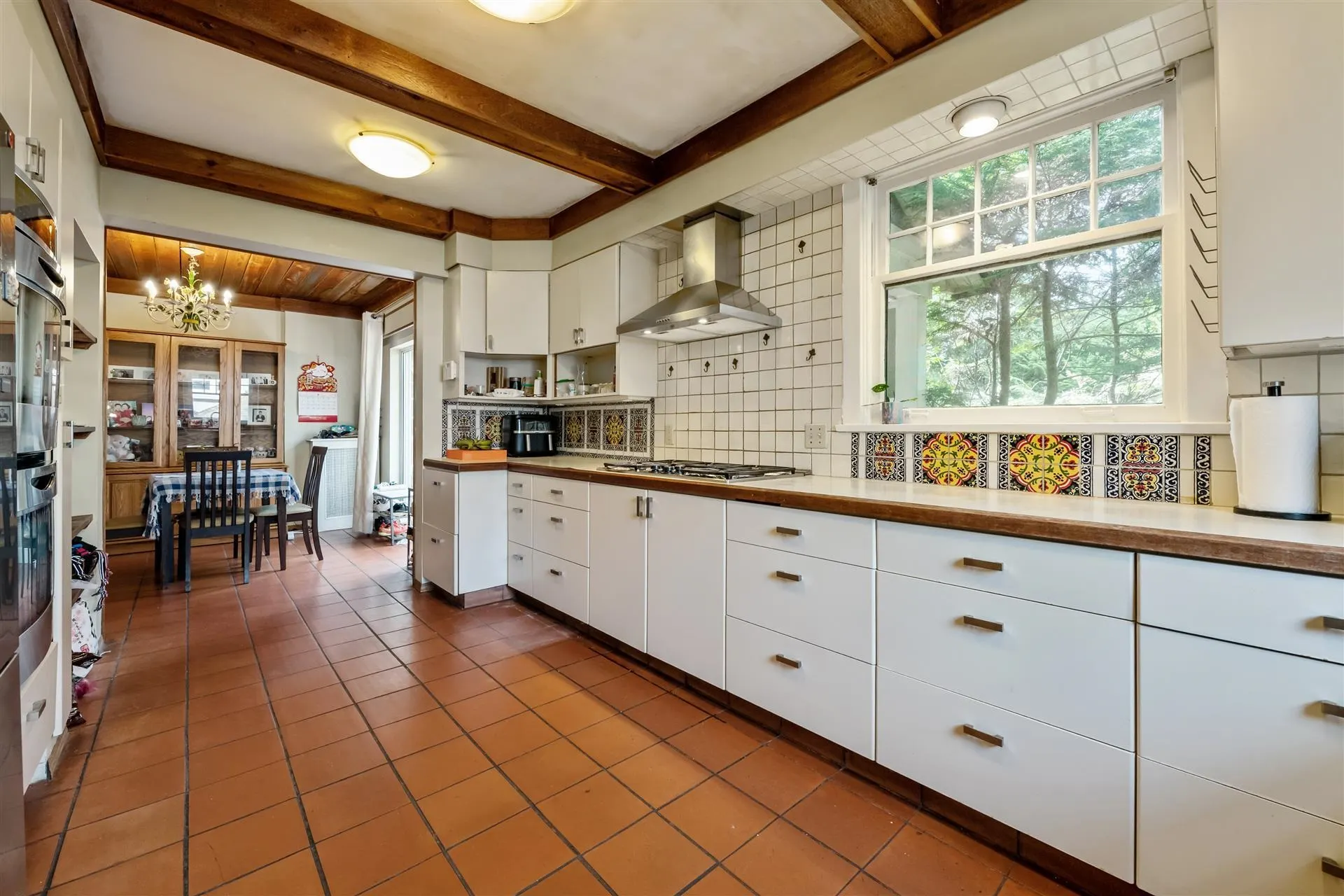 3737 Pine Crescent
