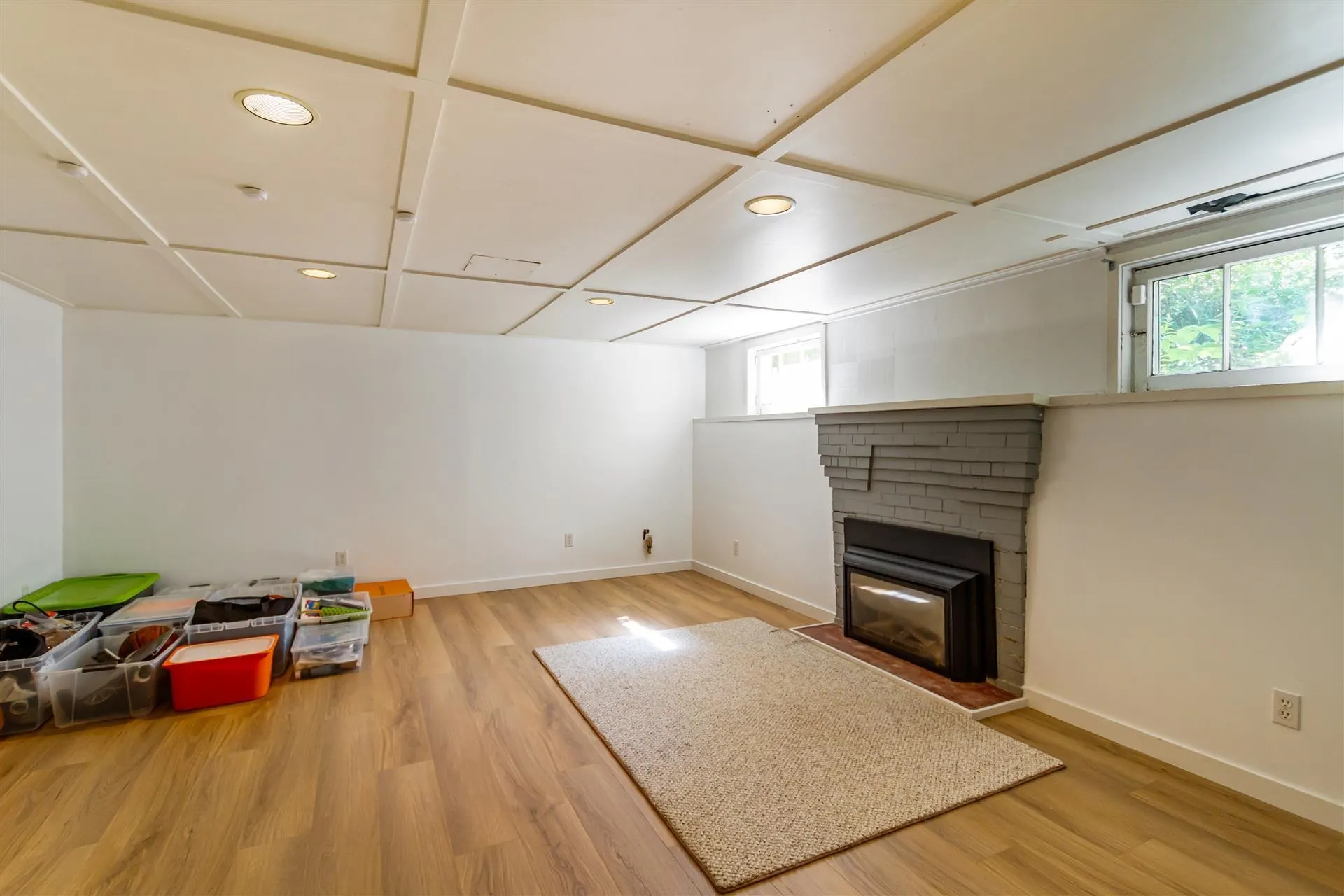 3737 Pine Crescent
