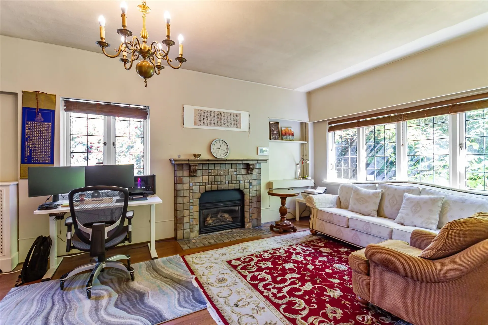 3737 Pine Crescent