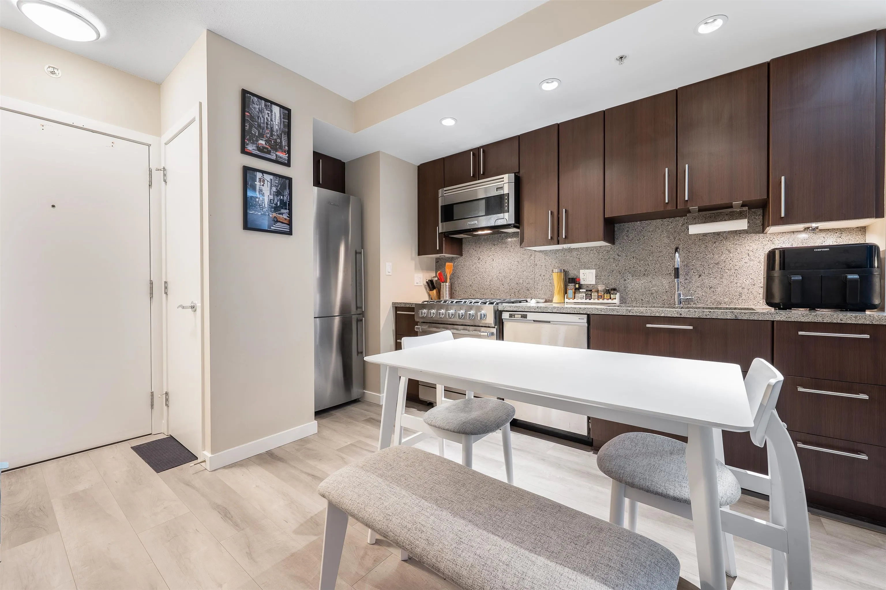 108 W 1st Avenue #257