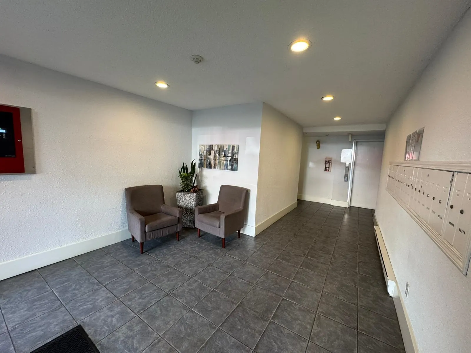 674 W 17th Avenue #206