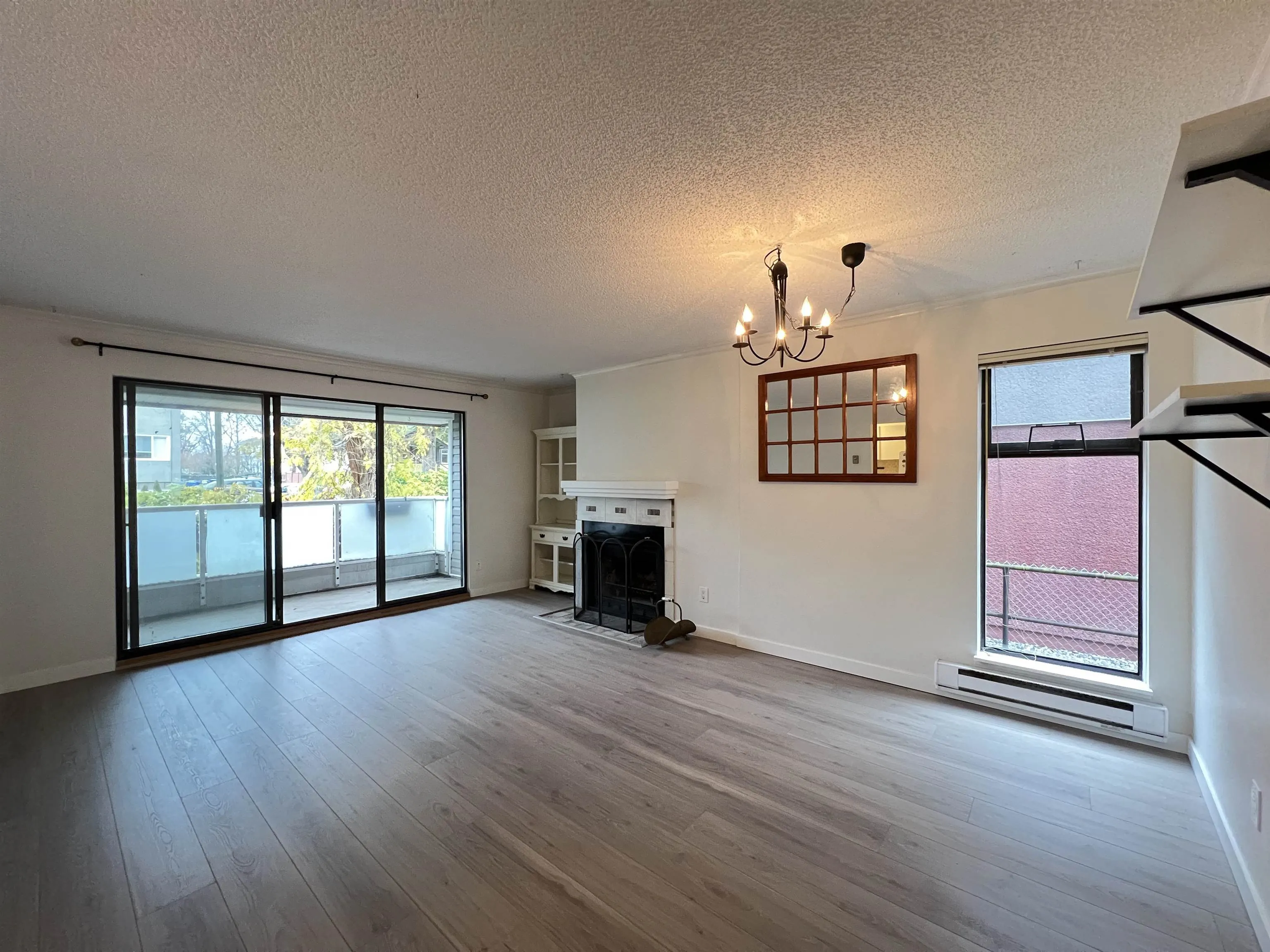 674 W 17th Avenue #206