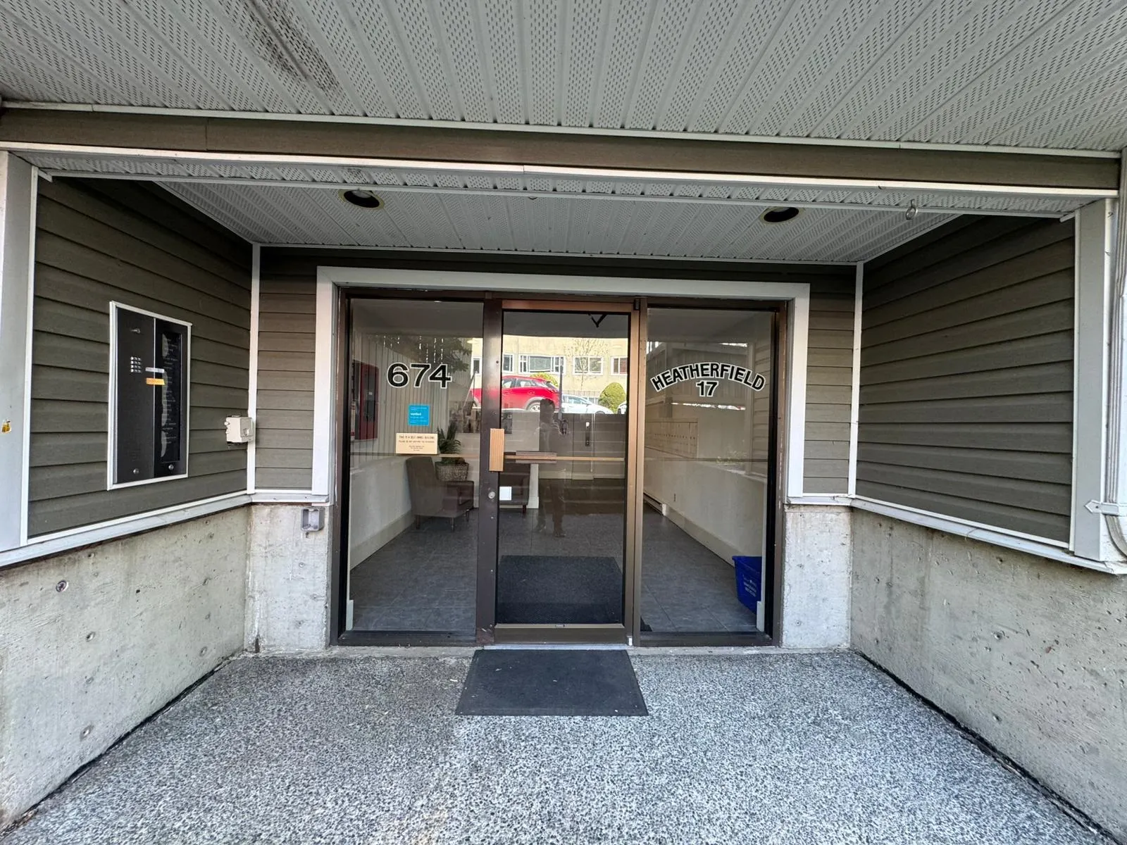 674 W 17th Avenue #206