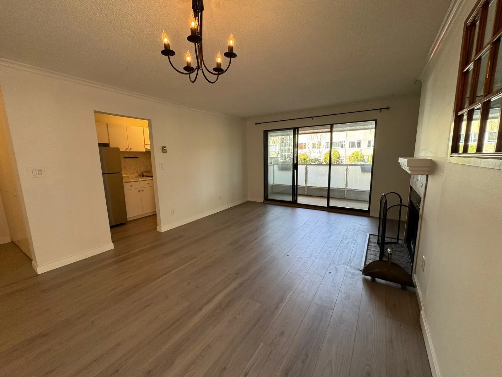 674 W 17th Avenue #206