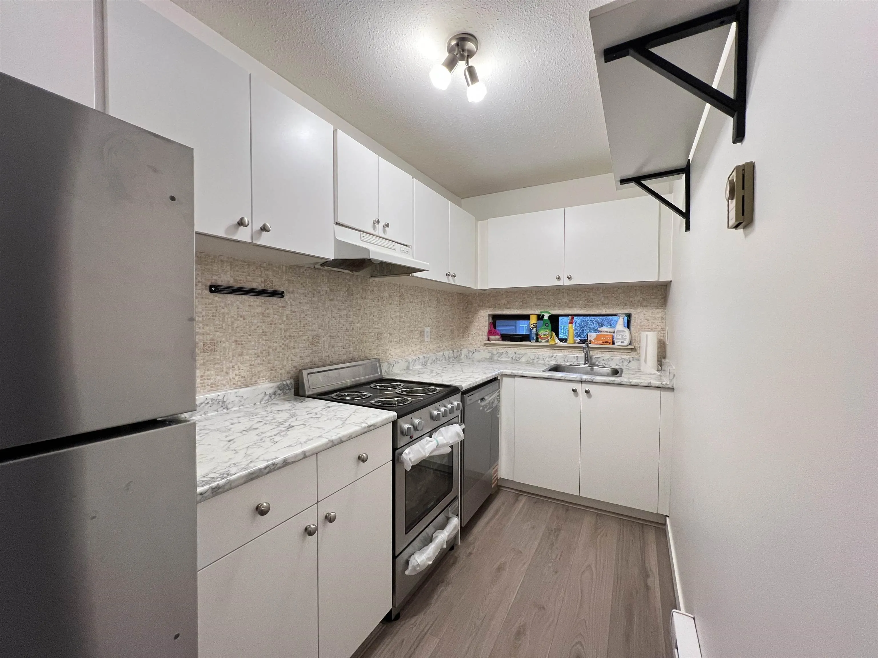 674 W 17th Avenue #206